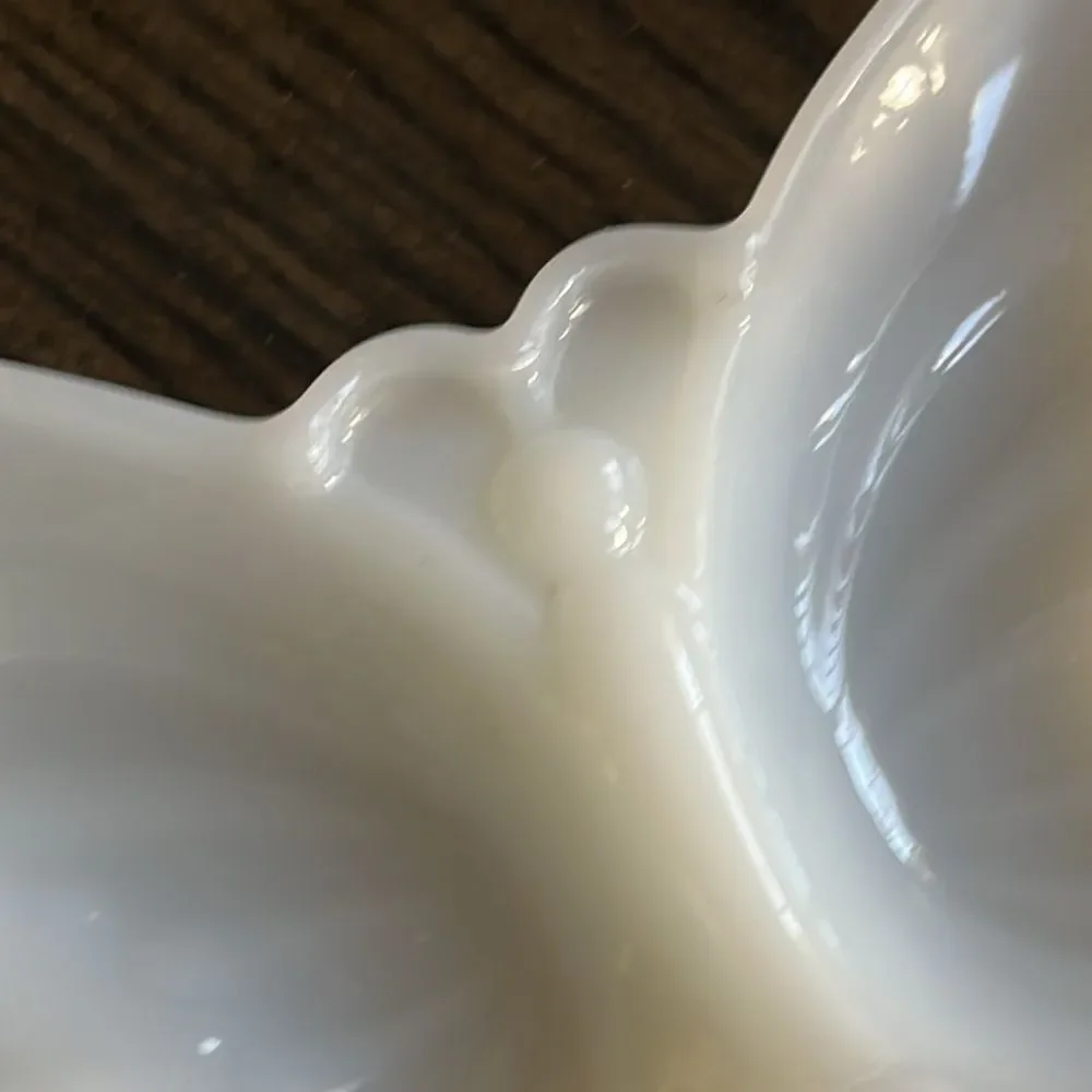 AVON White Milk Glass‎ Butterfly Vanity Trinket Ring Soap Dish 6